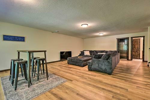Modern Nisswa Escape With Deck Near Gull Lake!