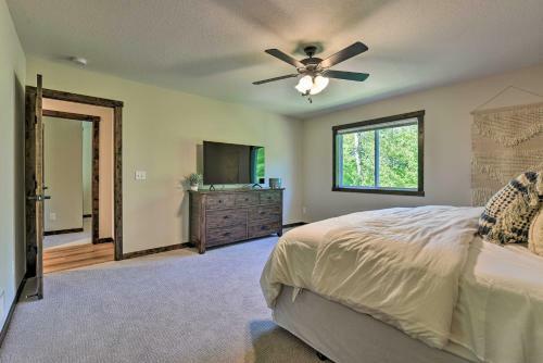 Modern Nisswa Escape With Deck Near Gull Lake!
