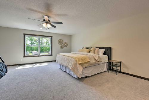 Modern Nisswa Escape With Deck Near Gull Lake!