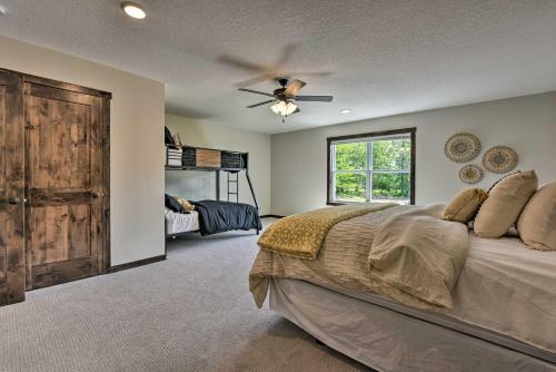 Modern Nisswa Escape With Deck Near Gull Lake!