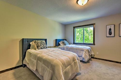 Modern Nisswa Escape With Deck Near Gull Lake!