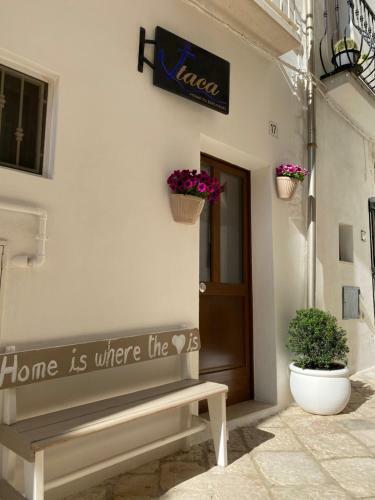 Itaca Home To Explorers In Polignano A Mare