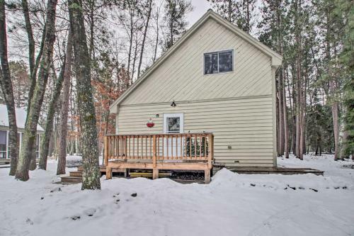 Red Pine Ridge Cabin - Walk To Potato Lake!