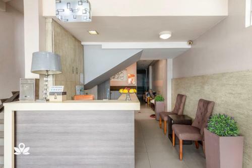 Lorenzzo Suites Hotel
