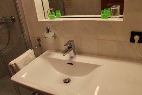 Hostal Hotel H�fler