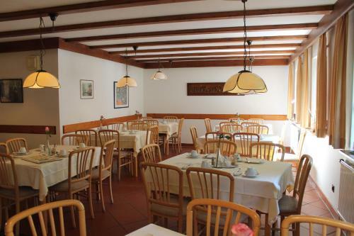 Hostal Hotel H�fler
