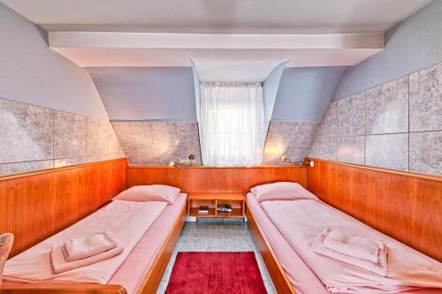 M-hotel