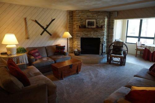 1849 Condos At Mammoths Canyon Lodge
