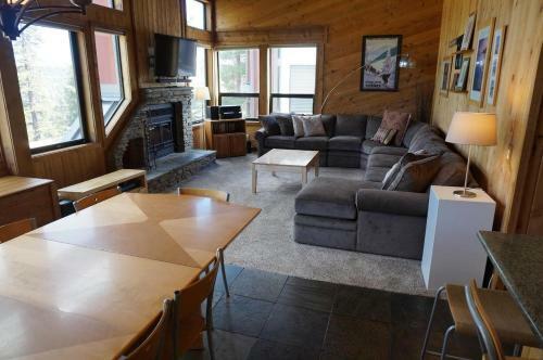1849 Condos At Mammoths Canyon Lodge