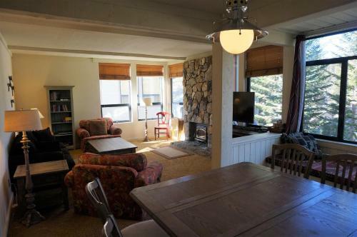 1849 Condos At Mammoths Canyon Lodge