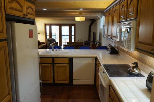 1849 Condos At Mammoths Canyon Lodge