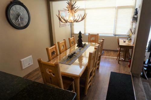 1849 Condos At Mammoths Canyon Lodge