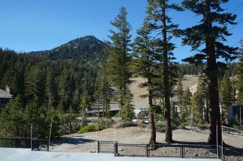 1849 Condos At Mammoths Canyon Lodge