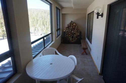 1849 Condos At Mammoths Canyon Lodge