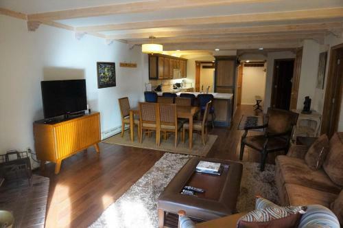 1849 Condos At Mammoths Canyon Lodge