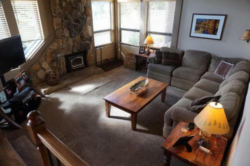 1849 Condos At Mammoths Canyon Lodge