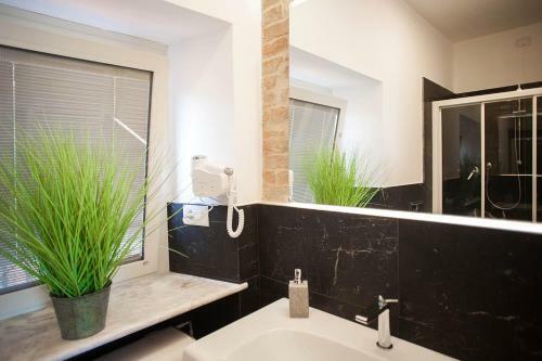 Hostal Red House Accomodation Potenza Picena