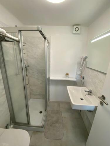 Hostal Red House Accomodation Potenza Picena