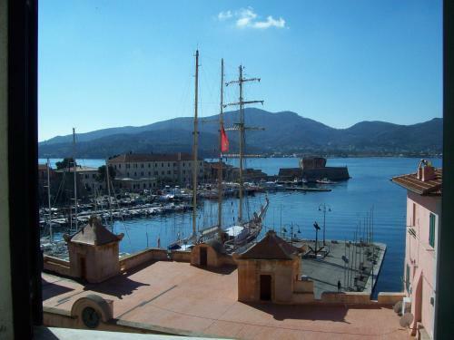 Hostal B&B Porta Del Mare