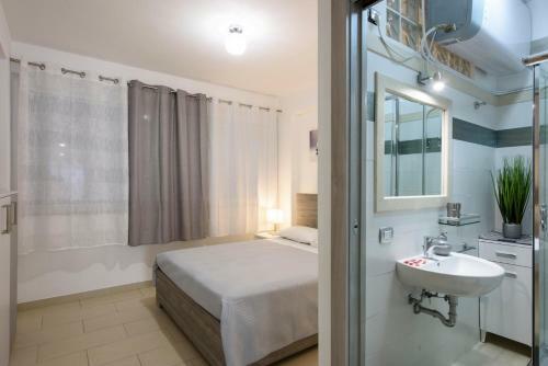 Madag� Beachfront Apartments