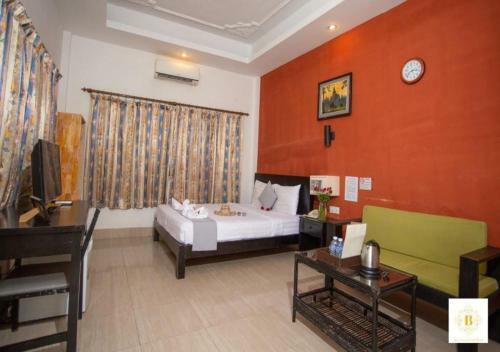 Hometown Hotel