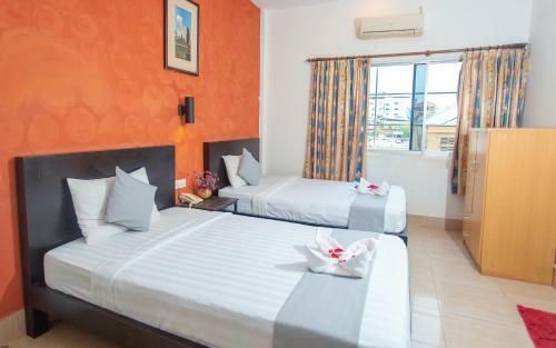 Hometown Hotel