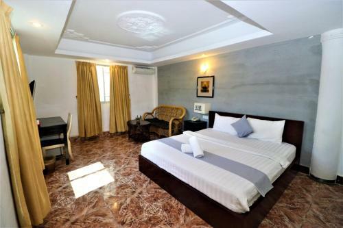 Hometown Hotel