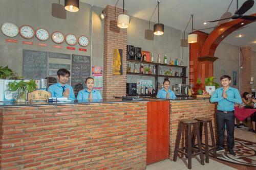 Hometown Hotel