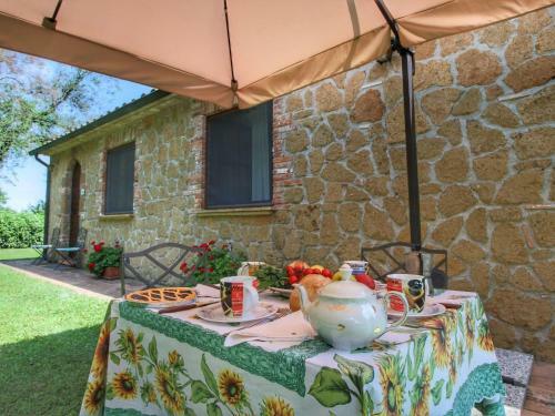 Cosy Farmhouse In Proceno With Swimming Pool