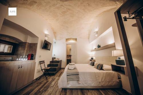 Le Suite Bed