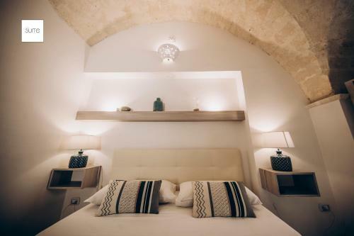 Le Suite Bed