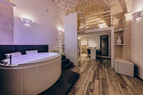Le Suite Bed