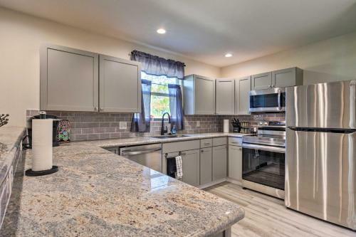 Spacious Gulfport Home With Yard 1 Mi To Beach