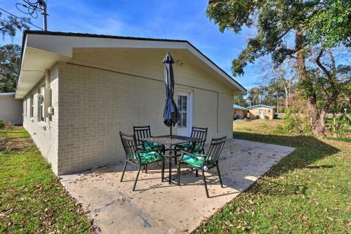 Spacious Gulfport Home With Yard 1 Mi To Beach