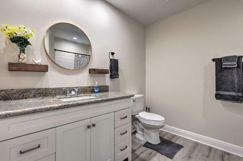 Spacious Gulfport Home With Yard 1 Mi To Beach