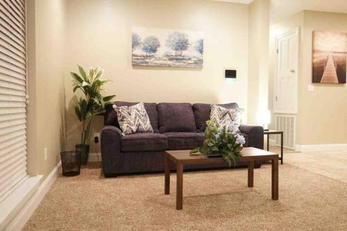 Apartamento Near River Walkway, Self Check-in, 6 Miles Chevron