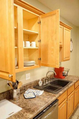 Apartamento Near River Walkway, Self Check-in, 6 Miles Chevron