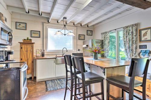 Historic Biloxi Bay Cottage With Beautiful View