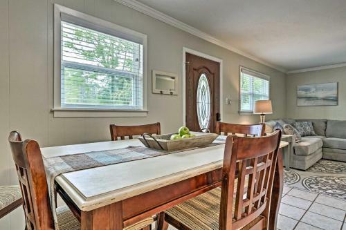 Ocean Springs Getaway - Walk To Beach And Dtwn!