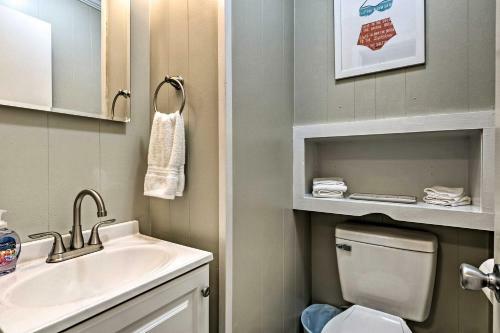 Ocean Springs Getaway - Walk To Beach And Dtwn!