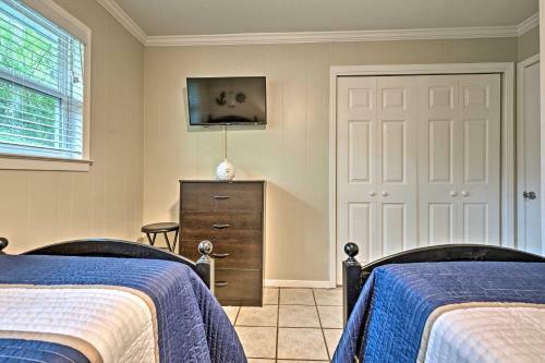 Ocean Springs Getaway - Walk To Beach And Dtwn!