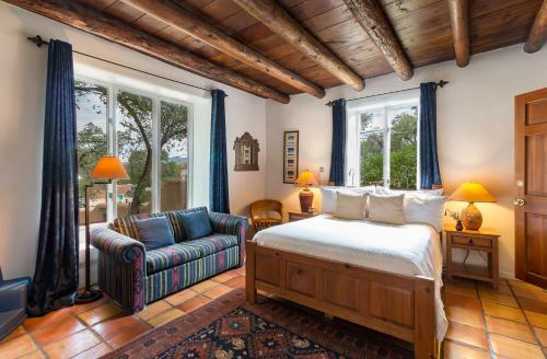 Inn Of The Turquoise Bear Bed And Breakfast