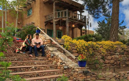 Inn Of The Turquoise Bear Bed And Breakfast