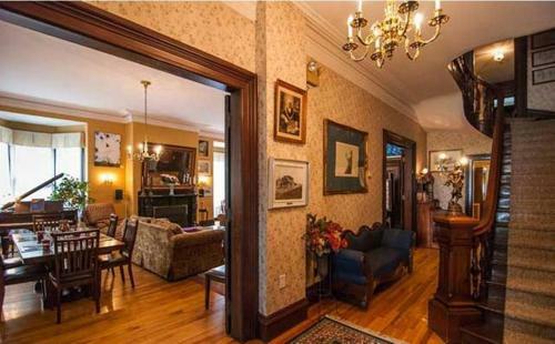 Posada Carriage House Inn