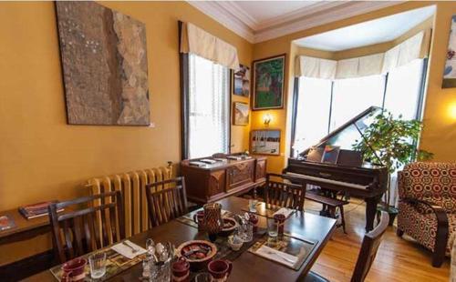 Posada Carriage House Inn