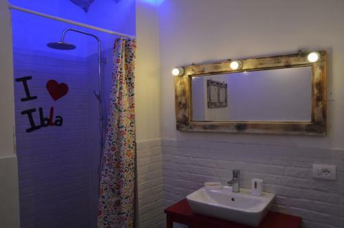 Hostal Lucernaio Rooms