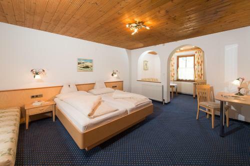 Hotel Gasthaus & Pension Alphorn