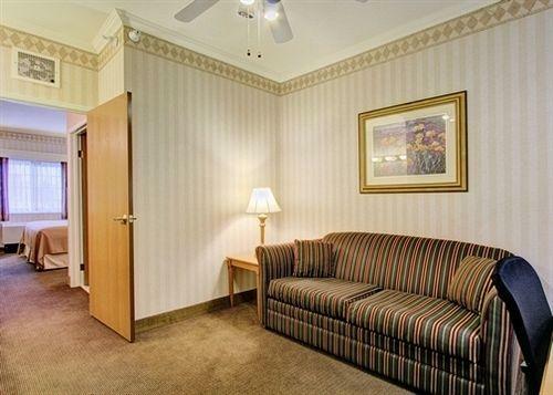 Hotel Quality Suites Historic Downtown