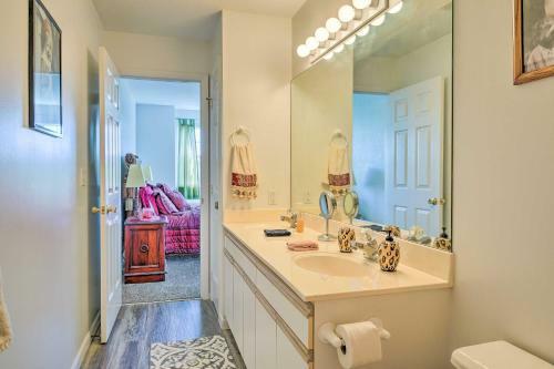 Apartamento Comfy Branson Escape In Holiday Hills Resort!