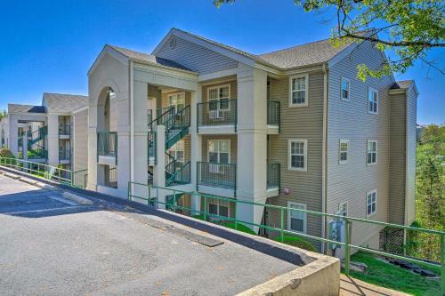 Apartamento Comfy Branson Escape In Holiday Hills Resort!